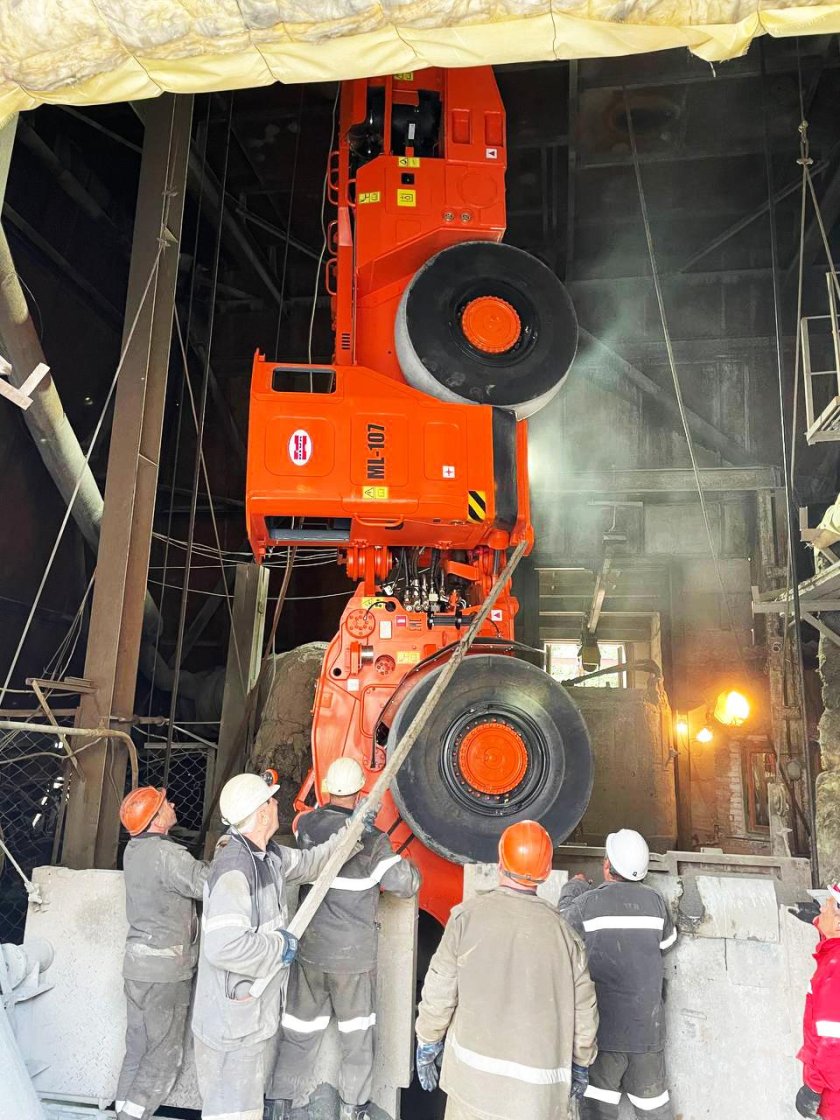 Машина погрузочно-доставочная fl07