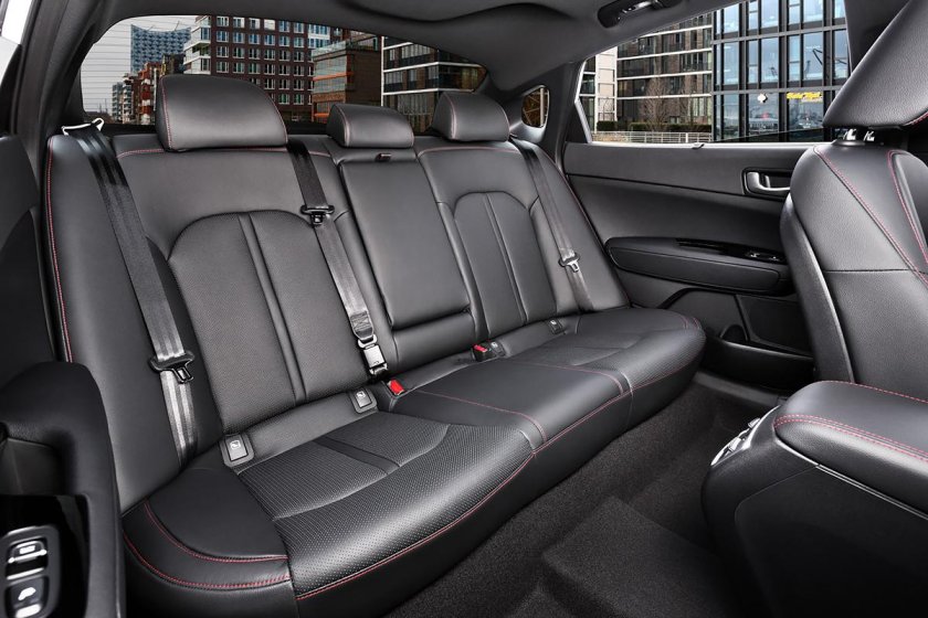 Киа Оптима салон сзади