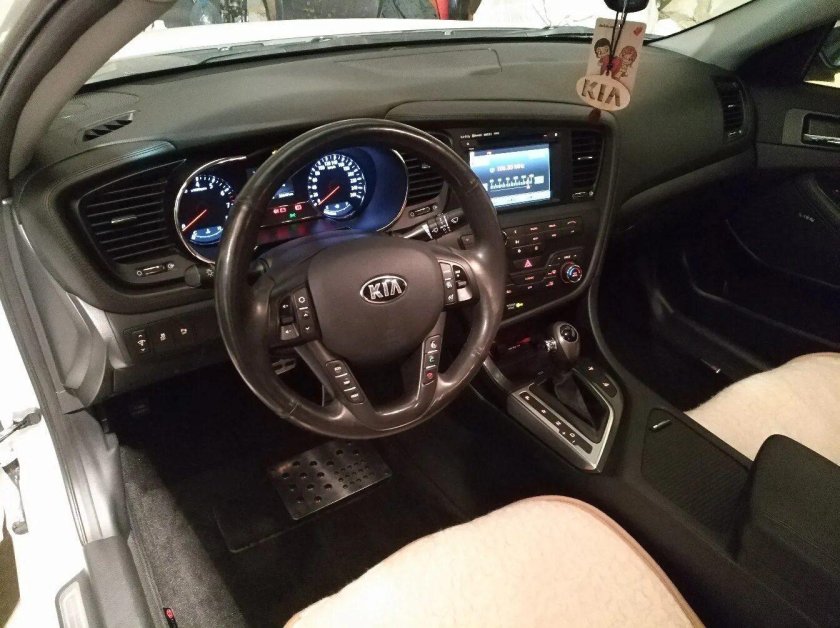 Kia Optima 2011 салон