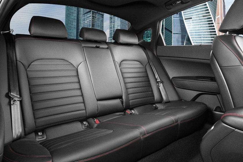 Kia Optima салон сзади