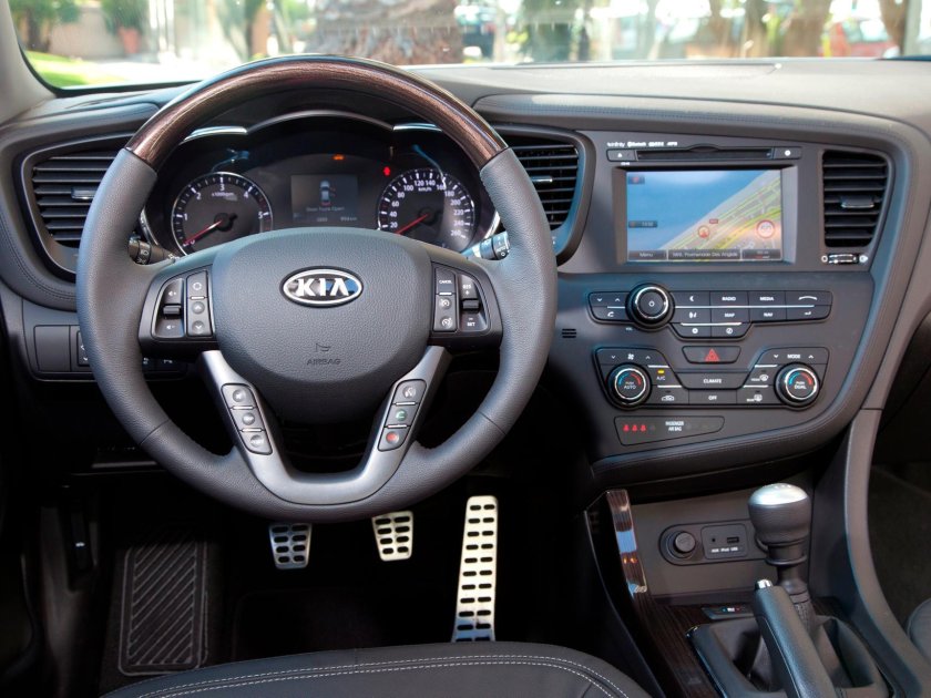 Kia Optima 2011 салон