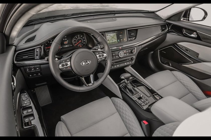 Kia Каденза 2017