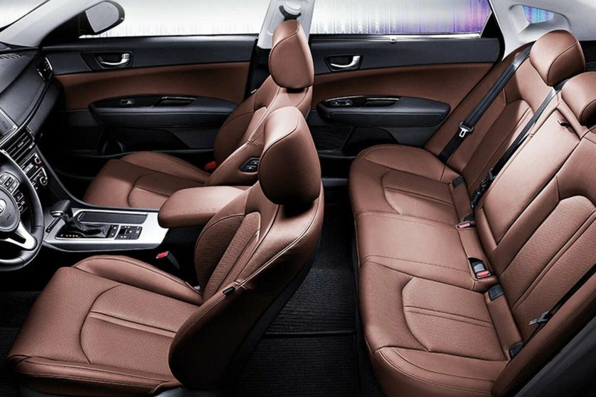 Kia Optima с коричневым салоном