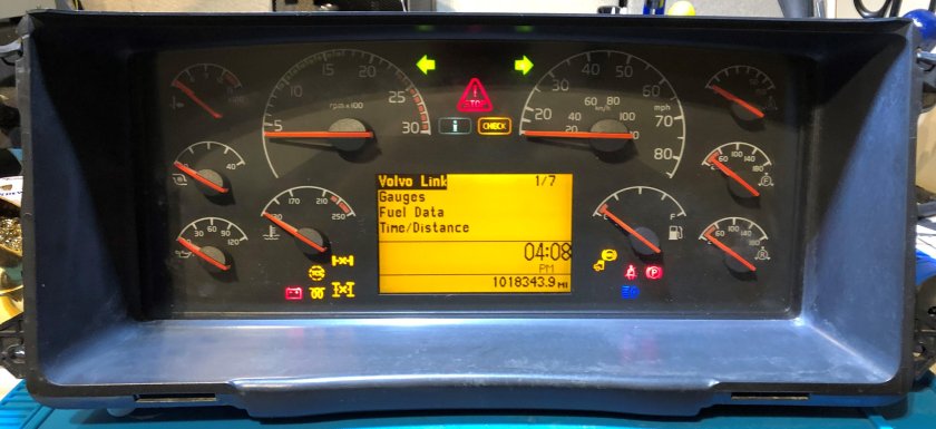 Панель приборов Volvo VNL 670