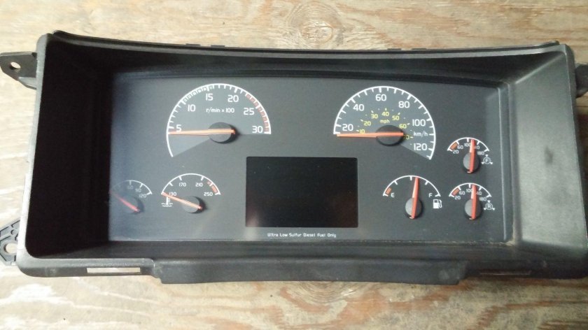 Панель приборов Volvo VNL 670