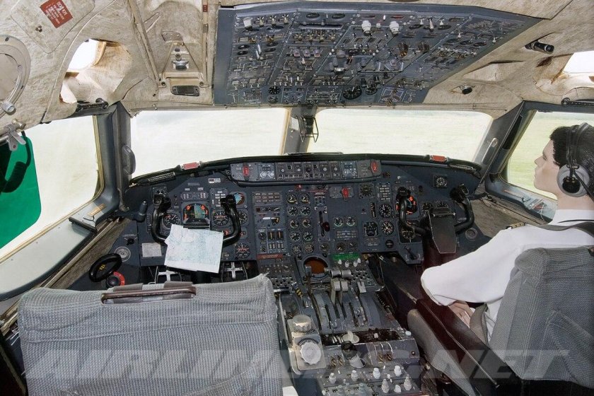 Dassault Mercure кабина