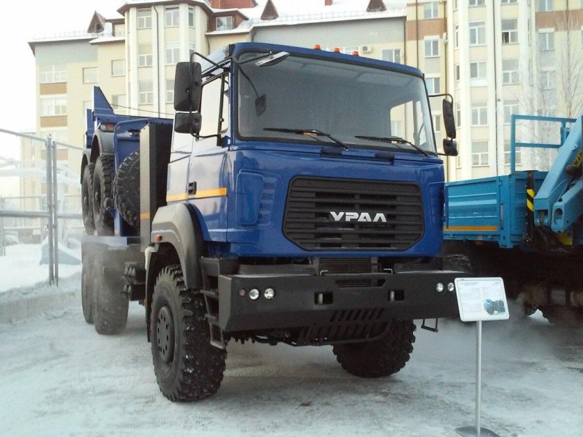Урал 6370 седельный тягач