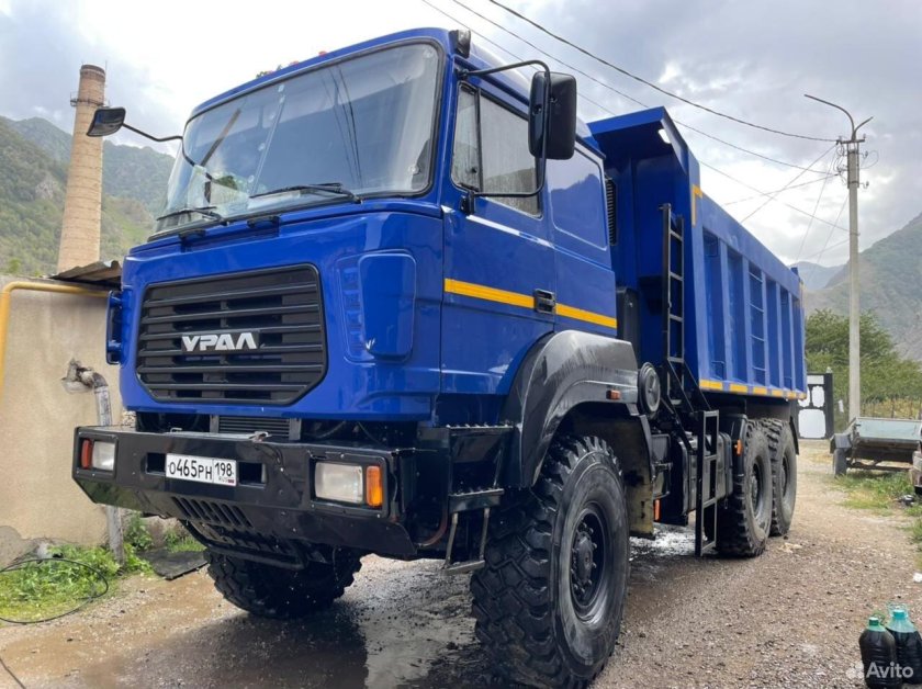 Бескапотный урал 6х6 самосвал