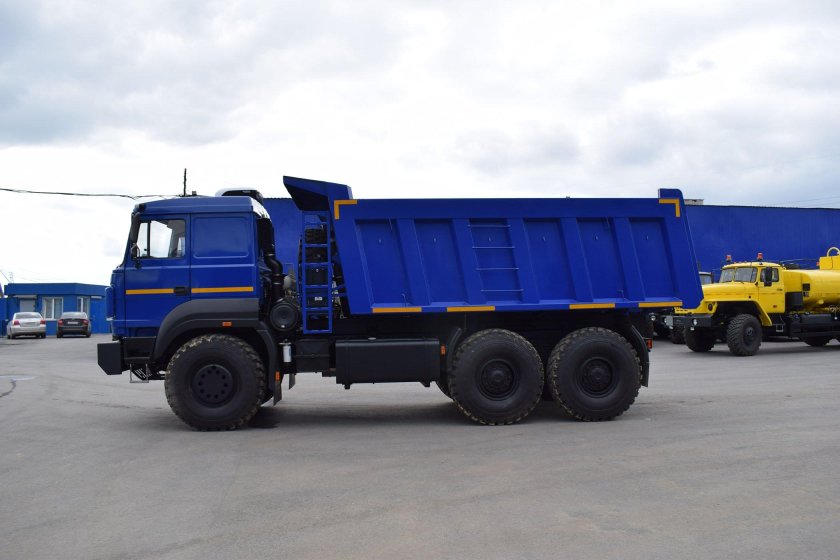 Самосвал Урал 6370к-0121-30е5