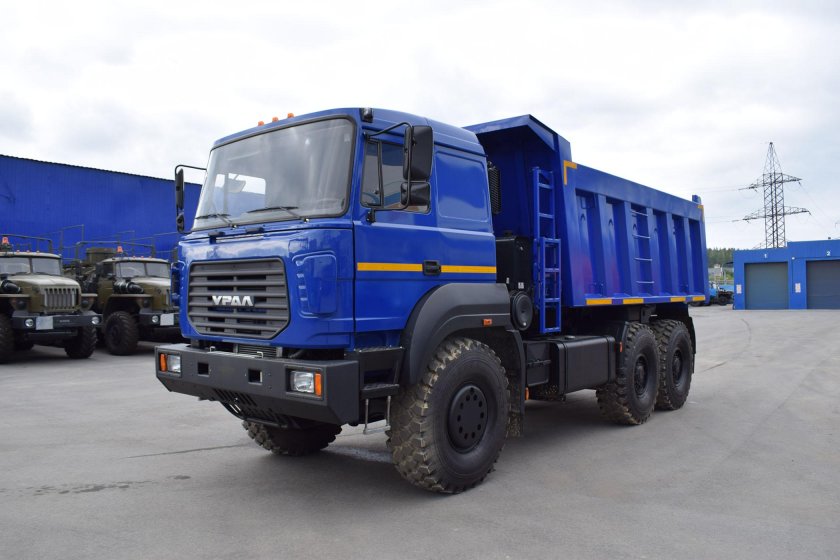 Самосвал Урал 6370-0121