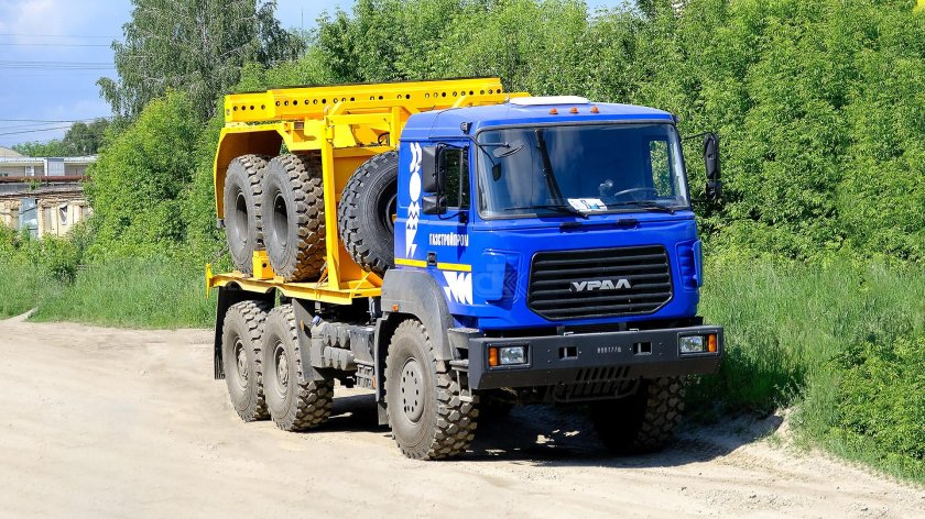 Урал-6370 трубоплетевоз