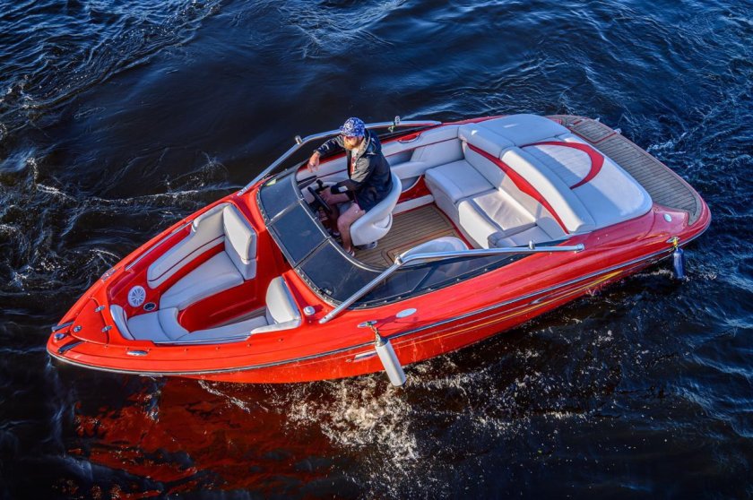 Катер four Winns