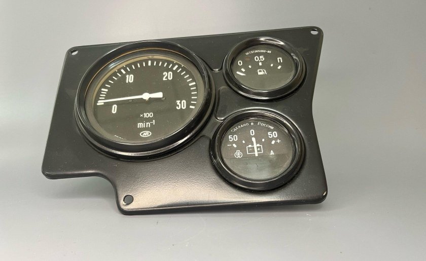 Приборная панель урал