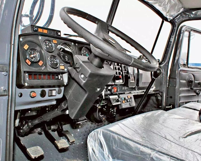 Урал 4320 салон