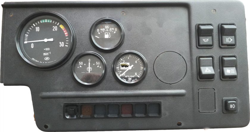 Приборная панель Урал 4320 индикаторы
