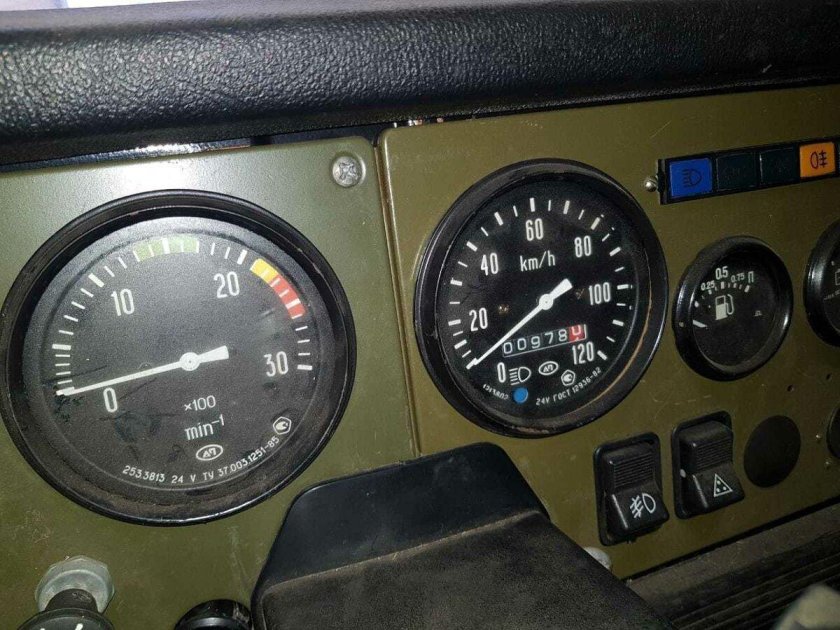 Щиток приборов КРАЗ 255
