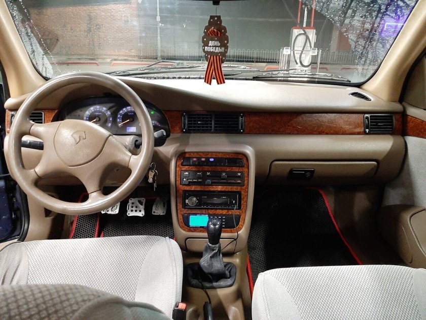 Iran Khodro Samand салон