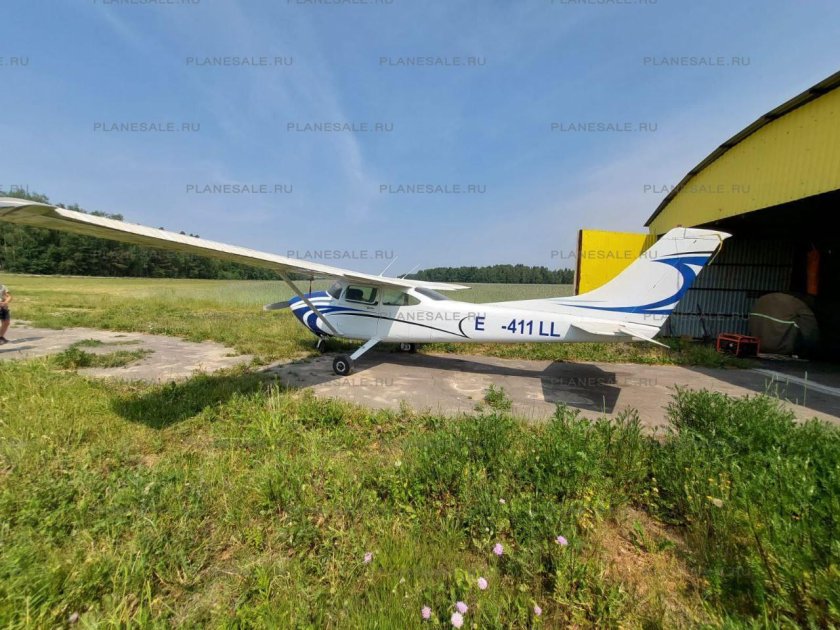 Cessna 182 салон