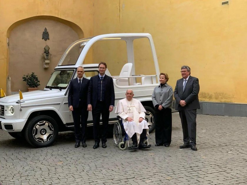 Папамобиль папы римского