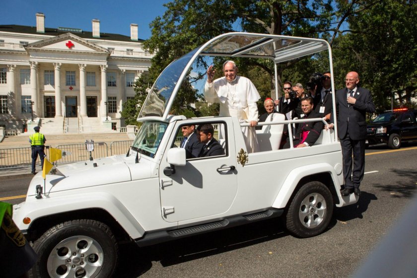 Папамобиль папы римского