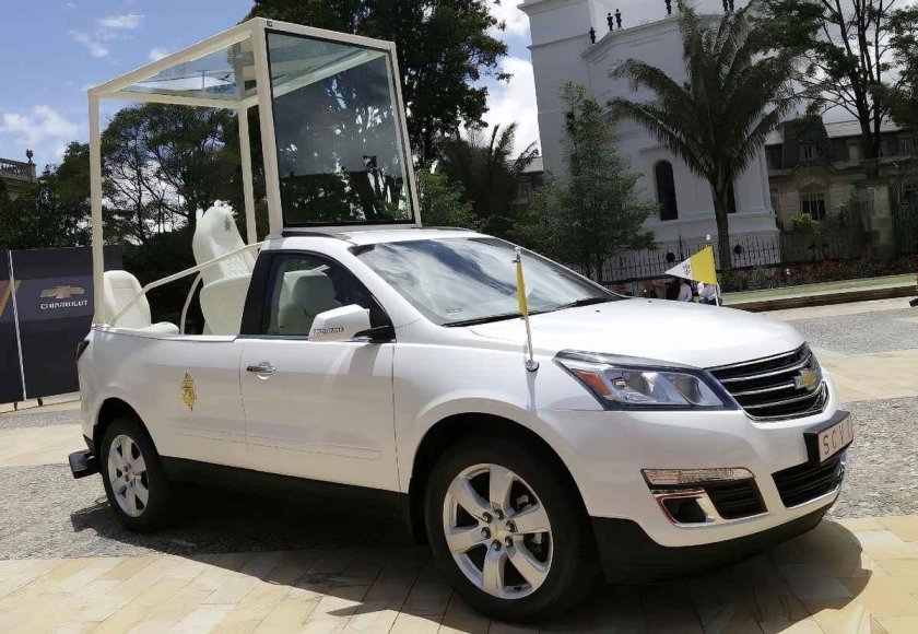 Папамобиль автомобиль