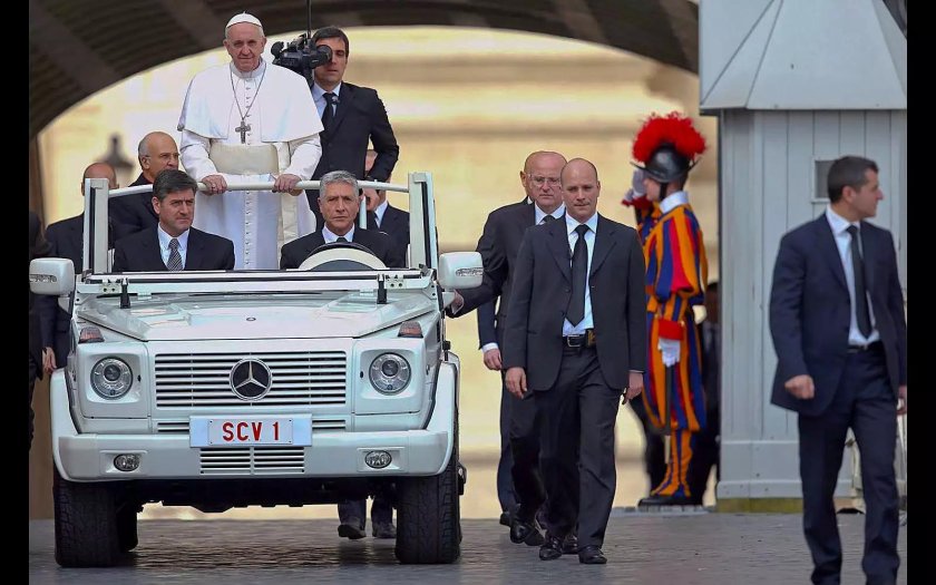 Мерседес папы Римского