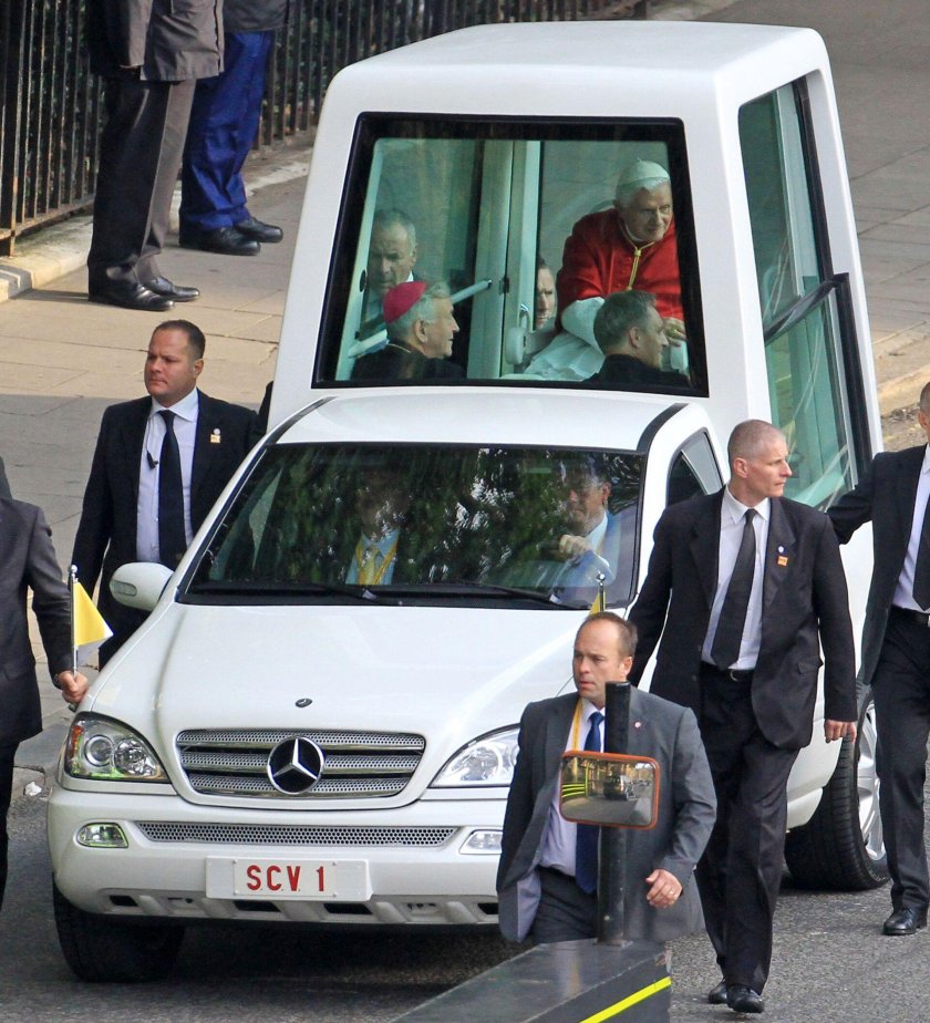 Мерседес папы Римского