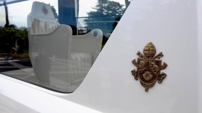 Мерседес папы Римского