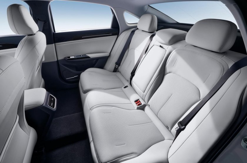 Geely Galaxy l7 салон