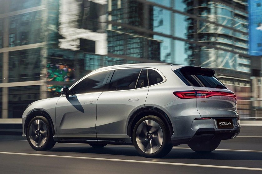 Кроссовер geely