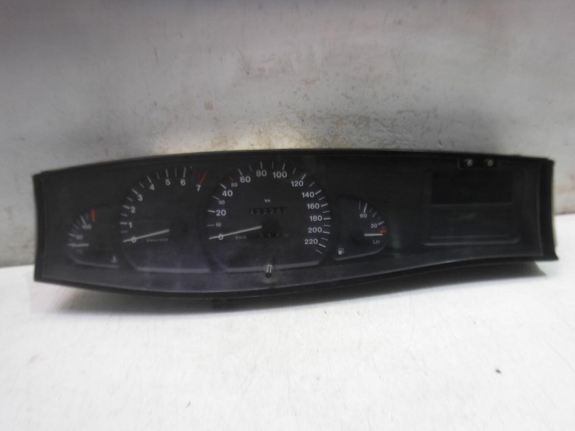 Opel Vectra b приборная панель