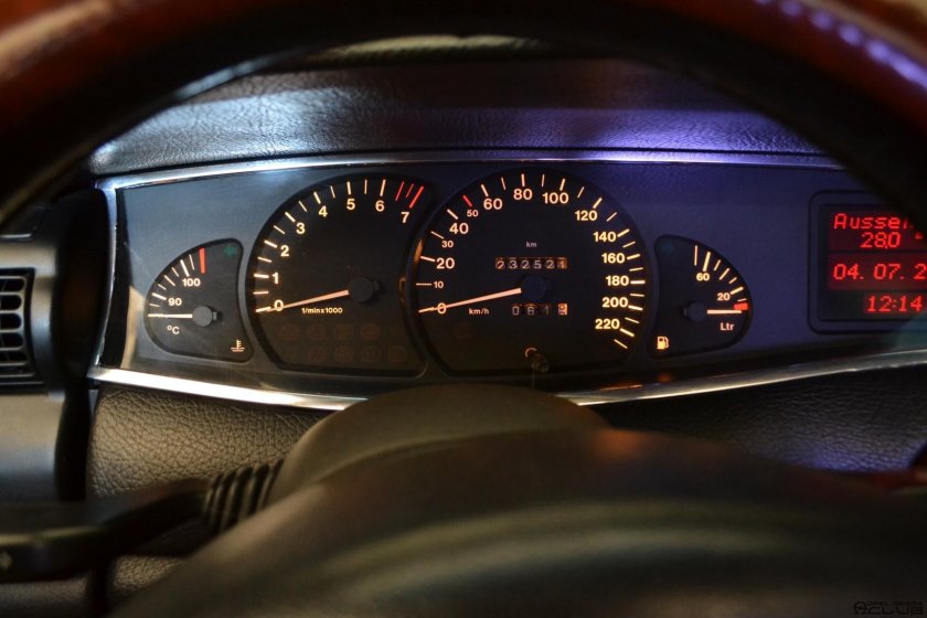 Приборная панель Опель Омега