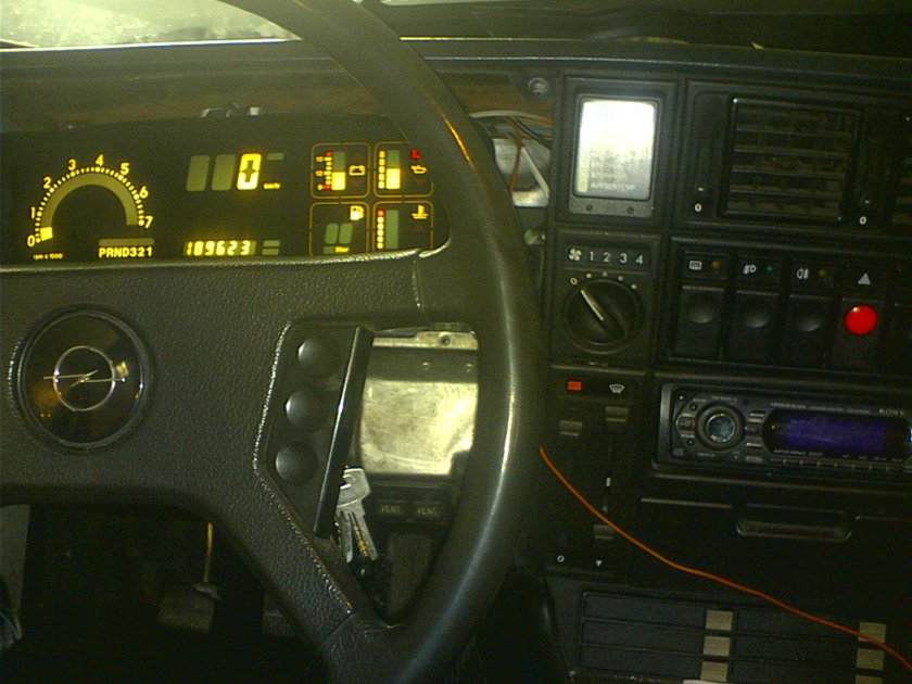 Opel Senator приборная панель