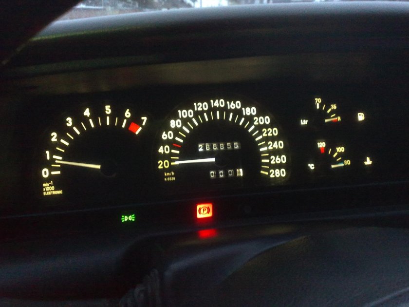 Opel Omega приборная панель