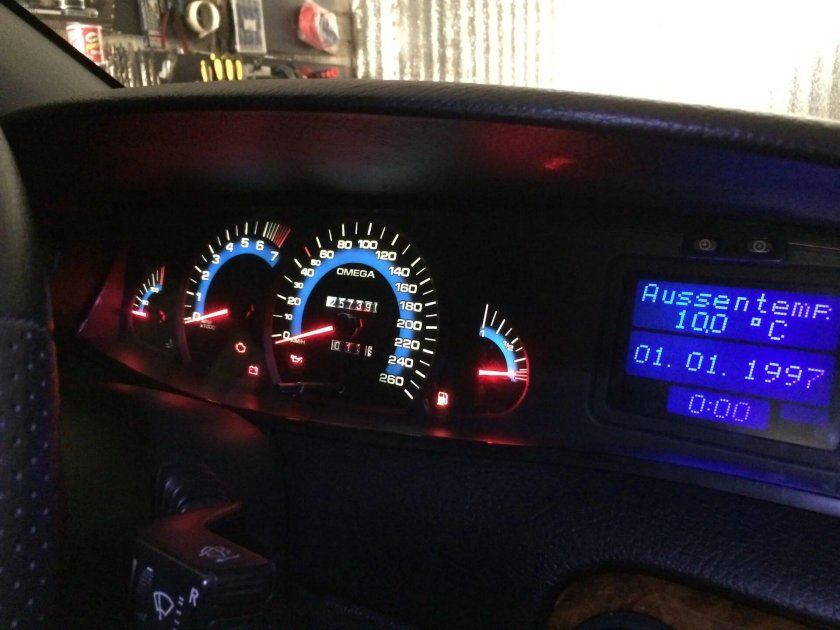 Электронная приборная панель Опель Вектра б