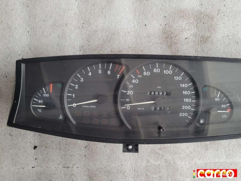 Панель приборов Опель Вектра 2001 год