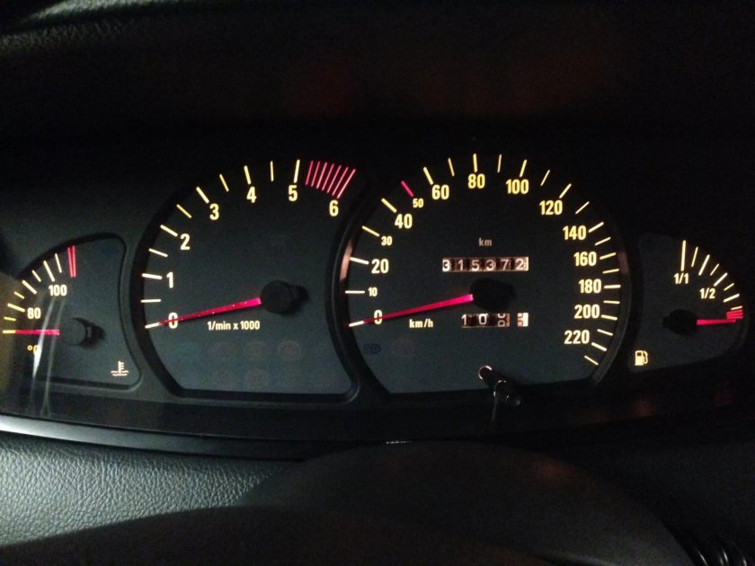 Omega b приборная панель