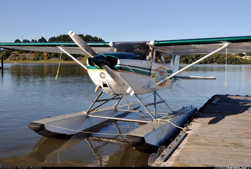 Cessna 172 гидроплан