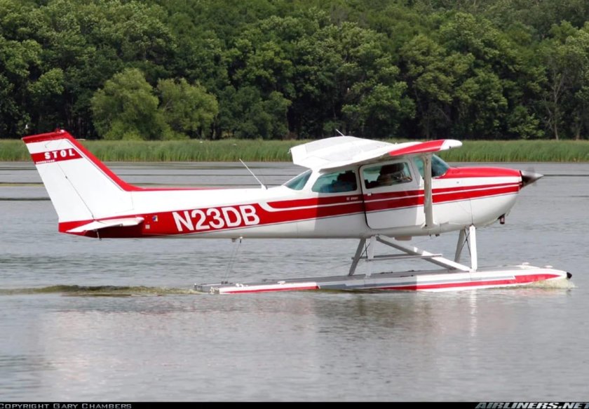 Cessna 172 гидроплан