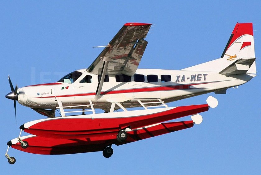 Гидросамолет Cessna, 208 Carava