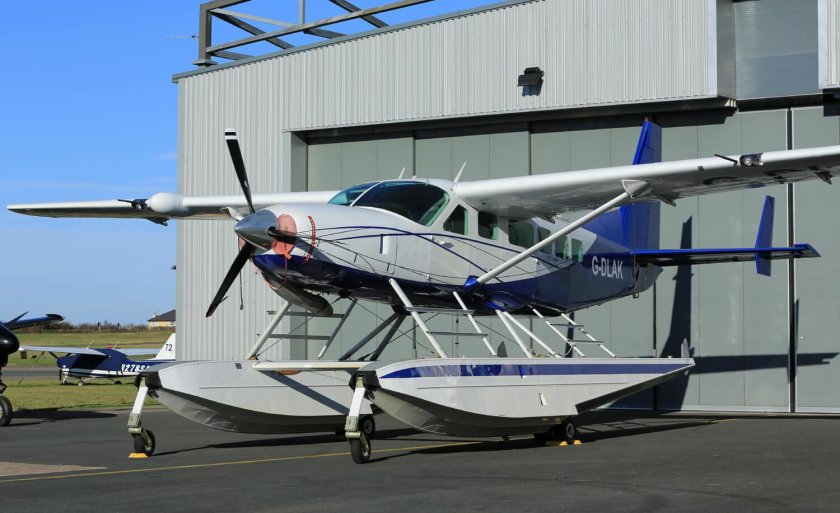 Cessna 208 амфибия