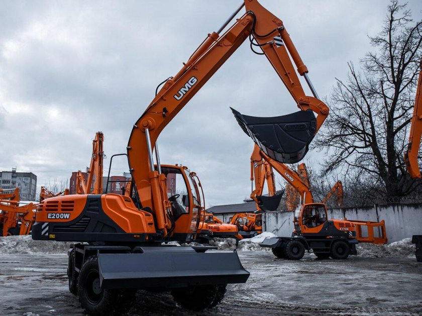 Экскаватор UMG e200w
