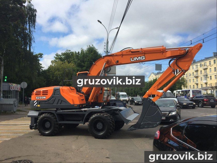 Экскаватор колесный UMG e140w