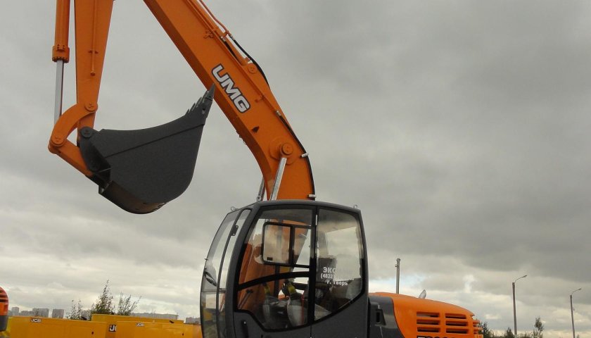 Экскаватор umg e140w
