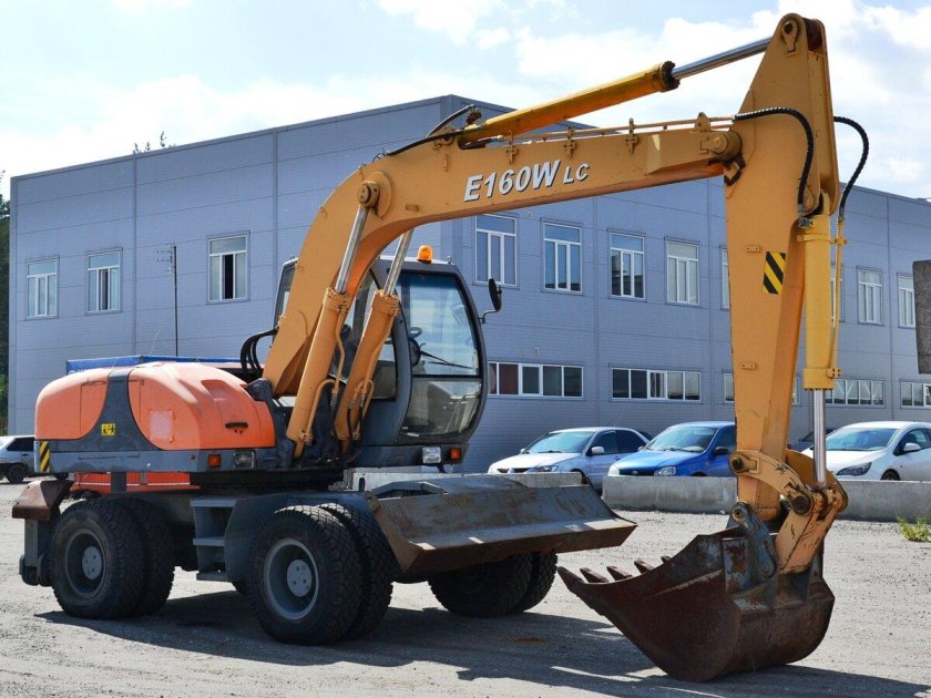 Экскаватор Эксмаш e160w