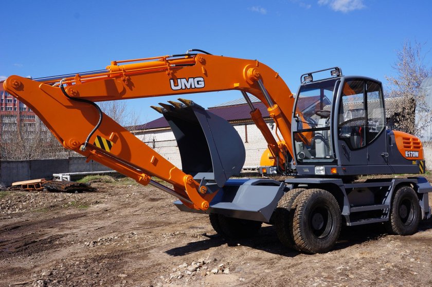 Экскаватор колесный UMG e170w