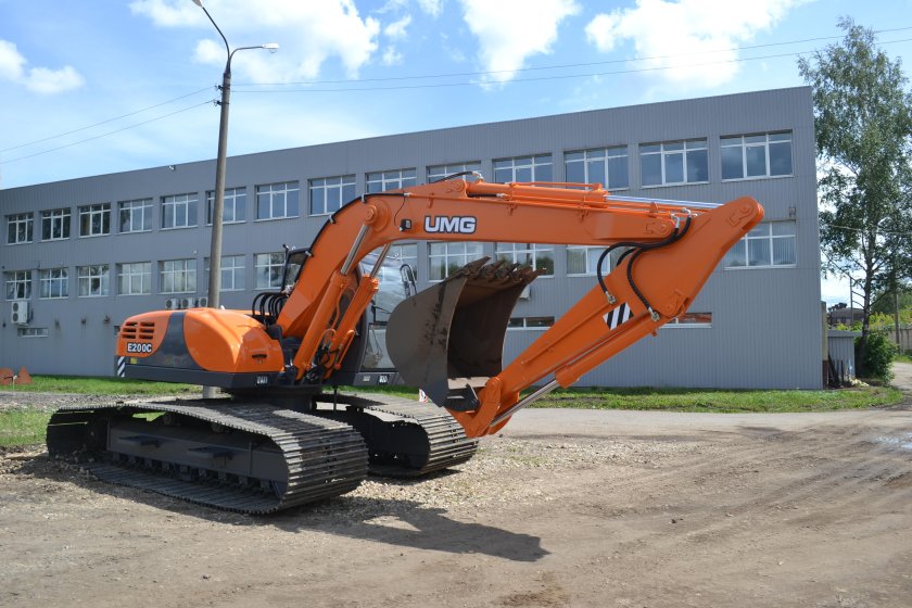 Экскаватор UMG e220c