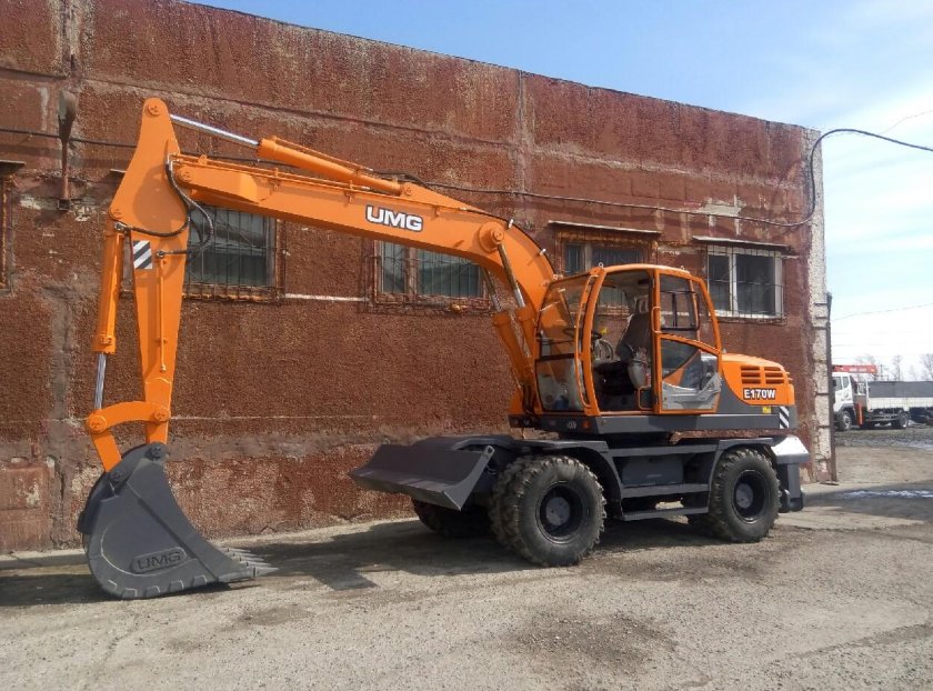 Экскаватор UMG e170w