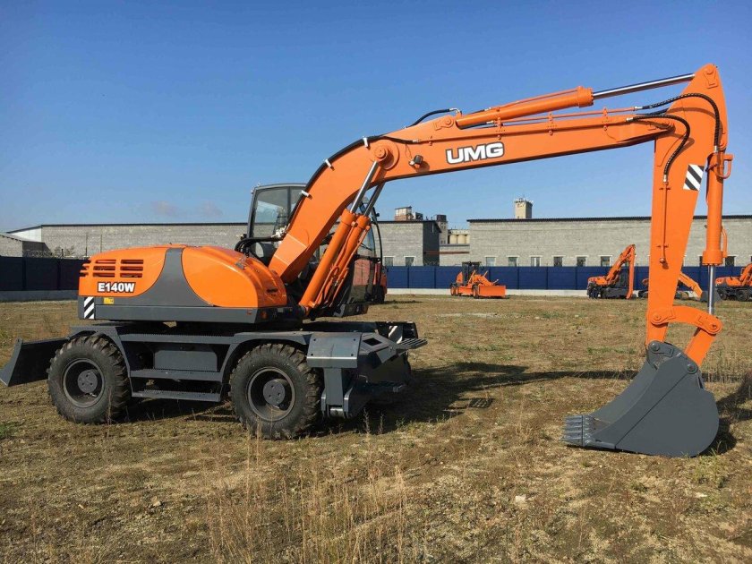 Экскаватор е220w