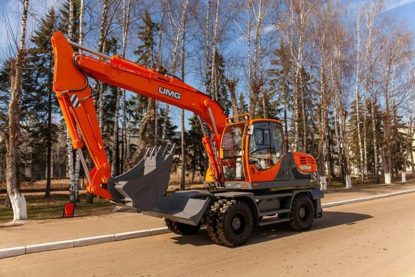 Экскаватор колесный UMG e170w